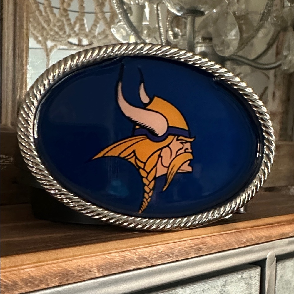 NFL MINNESOTA VIINGS GENUINE LEATHER BELT WITH LARGE BUCKLE 38 - 40